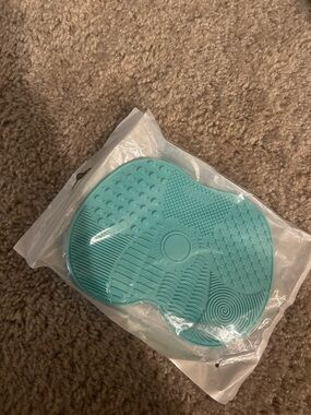 Small Makeup Brush Cleaning Mat